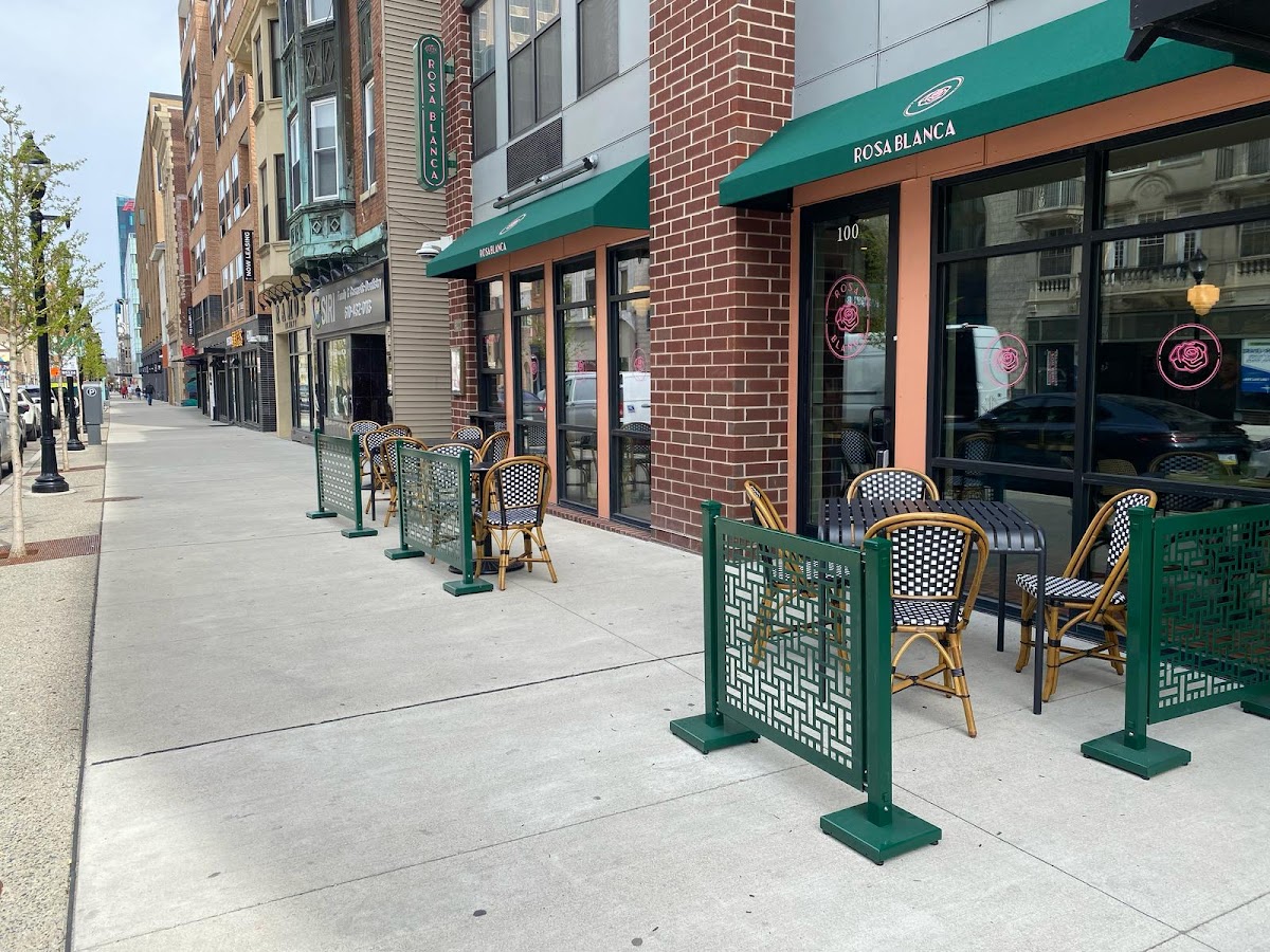 Rosa Blanca Allentown